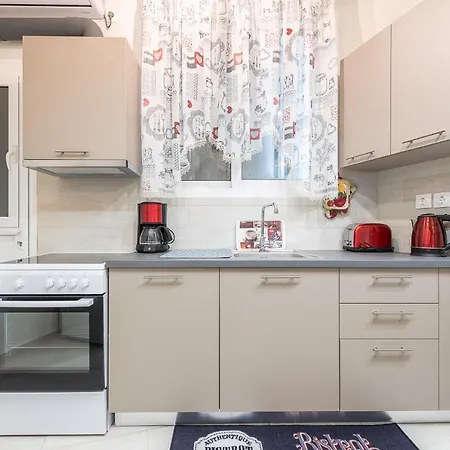 Lovely 2-bedrooms In Exarcheia
